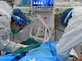 Image: Hanoi takes measures to prevent COVID-19 deaths amid rising cases