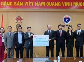 Image: Health Ministry receives 500,000 AstraZeneca vaccine doses donated by Argentina