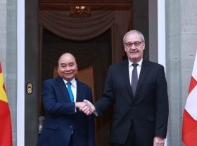 Image: Official highlights combination of Party, State, people-to-people diplomacy