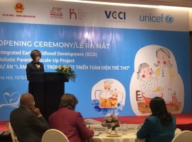 Image: Project promotes parenting among Vietnamese