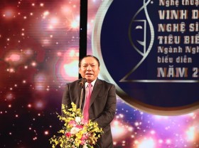 Image: Typical faces of performing arts industry in 2021 honoured