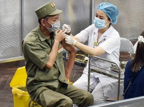 Image: Vietnam outperforms regional countries in COVID-19 vaccination race