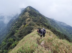 Image: 5 Northern mountain climbing arcs for the first day of 2022