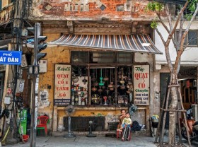 Image: How Vietnam’s Sidewalk Economy Makes Money