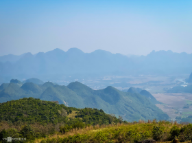Image: Climbing Mount Dai Bang (Eagle) in Kim Boi mineral spring area