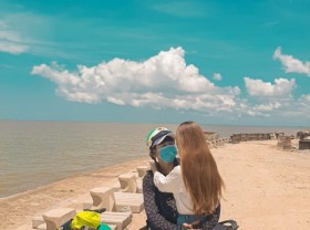 Image: Going to the wild but poetic Con Nhan beach of the coconut land of Ben Tre