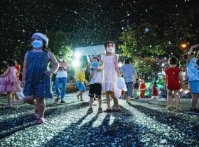 Image: In Photos: Christmas In Saigon 2021