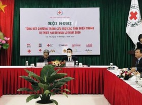 Image: Over 217 billion VND donated to flood victims in central region