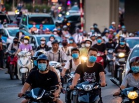 Image: Vietnam sees coronavirus cases reach a record level in Hanoi