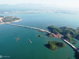 Image: The longest sea-crossing bridge in Quang Ninh province has just been completed