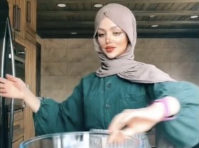Image: TikTok stars show how to cook Vietnamese 'pho' in viral videos