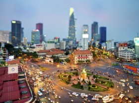 Image: Vietnam changes quarantine rules, unveils vaccine passport and begins regular international flights