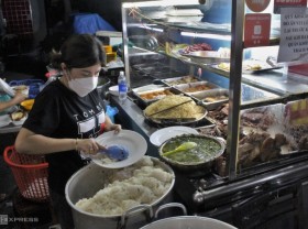 Image: Broken rice restaurant hiding in an alley full of customers for 20 years
