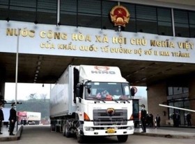 Image: China reopens one border gate with Vietnam for fresh fruit imports