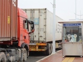 Image: Quang Ninh sees clearance of nearly 200 trucks via border gates, crossings with China