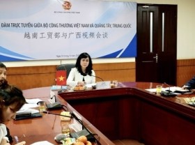 Image: Vietnam suggests China restore customs clearance at border gates