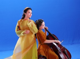 Image: Folk music and symphony combined in music video