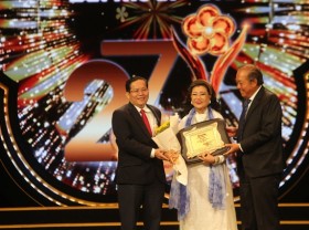 Image: Mai Vàng award honours veteran artist Kim Cương