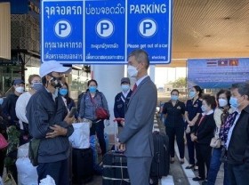 Image: Arrangement made for OVs in Thailand to return home for Tet holiday by road