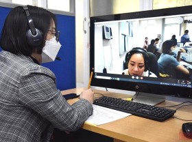 Image: Connecting workers with employment market and protecting workers