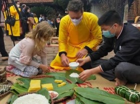 Image: Hanoi programme reproduces ancient Tet customs
