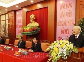 Image: Party chief extends Tet wishes to leaders, former leaders, compatriots, soldiers nationwide