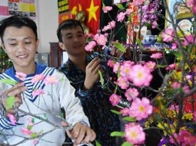 Image: Tet gifts to be delivered to staff of DK1 platforms, Con Dao island