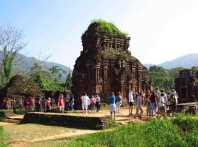 Image: Quảng Nam Province cooperates with Thiên Minh Group to promote Tourism Year
