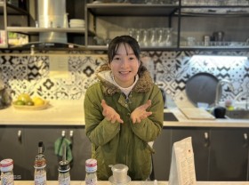 Image: The coffee shop where customers order by hand