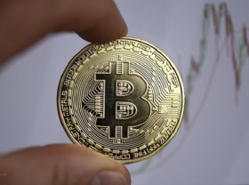 Image: The IMF asks El Salvador not to recognize the digital currency Bitcoin