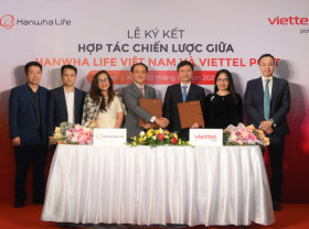 Image: Hanwha Life Vietnam and Viettel Post sign cooperation deal on insurance distribution