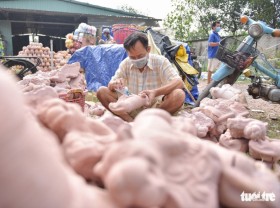 Image: Tiger-shaped models a roaring success as Vietnam’s Lunar New Year approaches