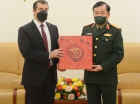 Image: Vietnam, Azerbaijan agree to enhance defence ties