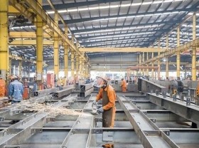 Image: Up to 90 percent of workers in Ho Chi Minh City return to work after Tet