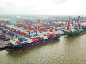 Image: Volume of goods through seaports up 7 percent in first two months