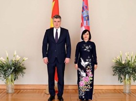 Image: Vietnamese Ambassador presents credentials to Croatian President