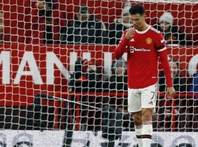 Image: Ronaldo missed the penalty, Man Utd was kicked out of the FA Cup by the First Division workforce
