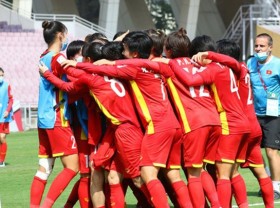 Image: State President congratulates female football team