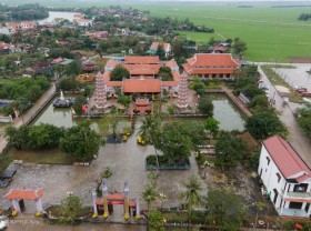 Image: 700 year old temple in Quang Binh