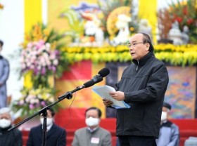 Image: President attends ploughing festival in Ha Nam