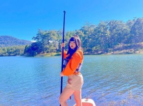 Image: Rowing on Tuyen Lam Lake – a must-try experience when coming to Da Lat 