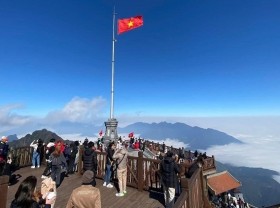 Image: Holidaymakers flock to Lao Cai, Can Tho and Quang Ninh during Tet