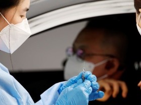 Image: RoK surpasses 1 million total COVID cases with daily record