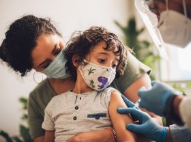 Image: US COVID vaccine for children under 5 delayed by at least 2 months