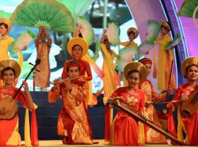 Image: Cần Thơ hosts traditional chamber music contest