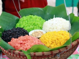 Image: Five-colour sticky rice of the Lự people