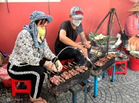 Image: Grilled pork vermicelli ‘just blow and eat’