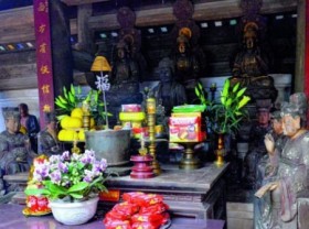 Image: Millions of dollars needed to save Tây Phương Pagoda
