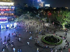Image: Pedestrian space around Hoan Kiem Lake reopened