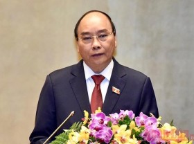 Image: President Nguyen Xuan Phuc congratulates RoK President-elect